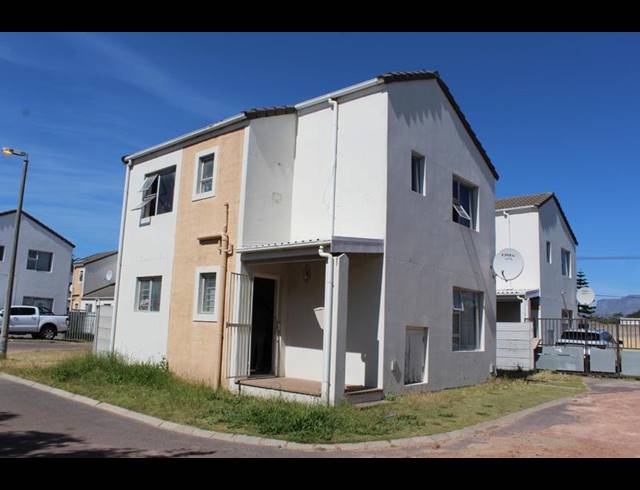 3 BEDROOM DUPLEX FOR SALE IN RUYTERWACHT